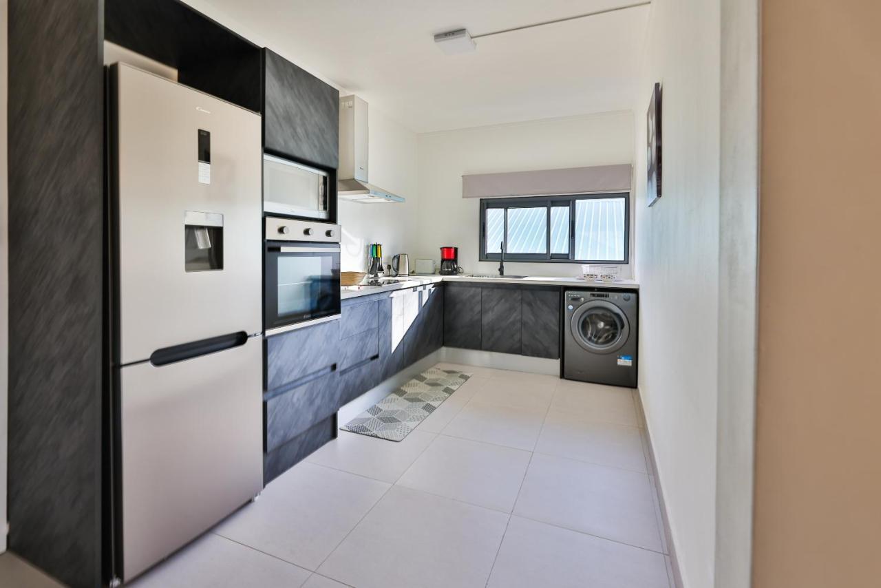 Oceanbreeze Apartments Mont Choisy Bagian luar foto